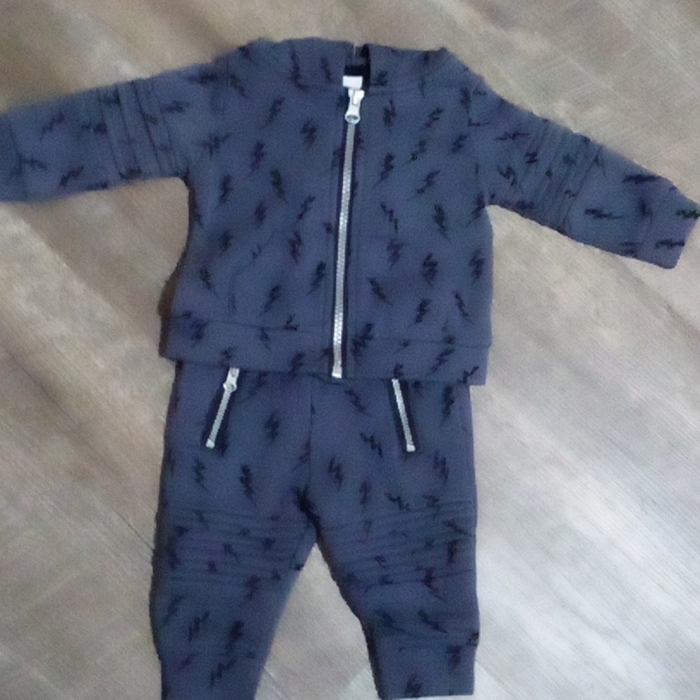 JumpSuit , wonder nation , 0-3M, Grey with Black Lighting Bolts.